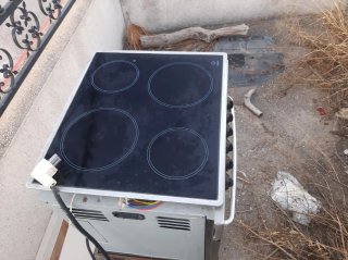 Cocina Indesit con Horno y Vitrocerámica