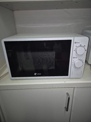 Microondas ARTROM blanco
