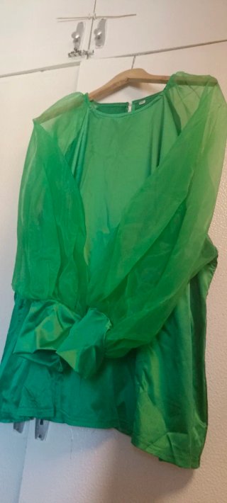 Blusa verde fiesta mangas abullonadas 54/56