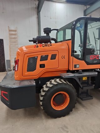 Carretilla elevadora 4x4 3.5 Tn