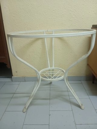 Mesa Redonda de Mármol, base de Metal