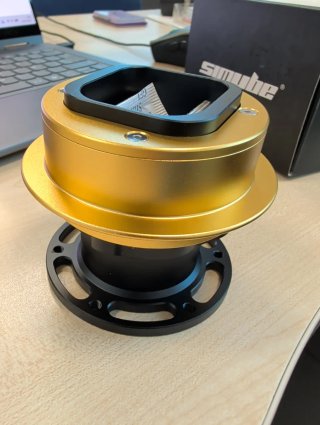 Adattatore Simube QR2 Ultra per Volanti di Simulazione da Gara - Versione Wheel-Side