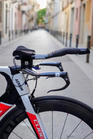 Bicicleta carretera CUBE carbono cambio electronic