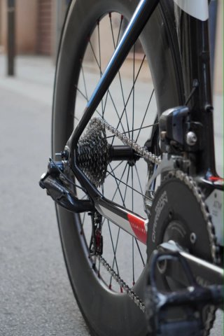 Bicicleta carretera CUBE carbono cambio electronic