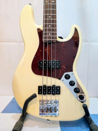 Bajo Fender Jazz Bass Modern Player