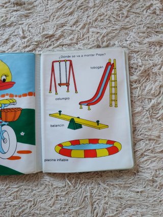 Libro para agua. En el parque.
