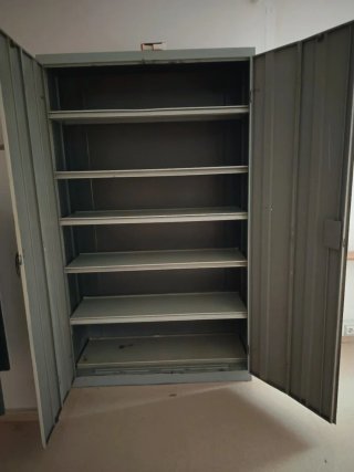 Armario metálico de 2 puertas