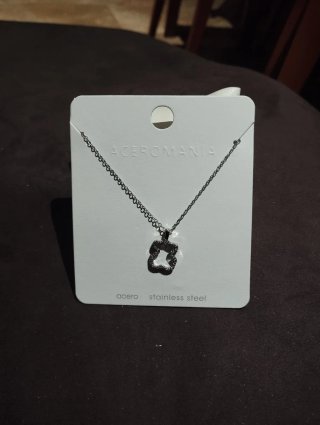 Collar con Colgante de Osito y Circonitas