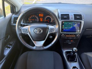Toyota Avensis 1.8. Garantia. Transferencia .