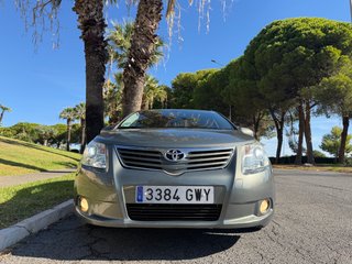Toyota Avensis 1.8. Garantia. Transferencia .