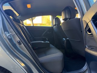 Toyota Avensis 1.8. Garantia. Transferencia .