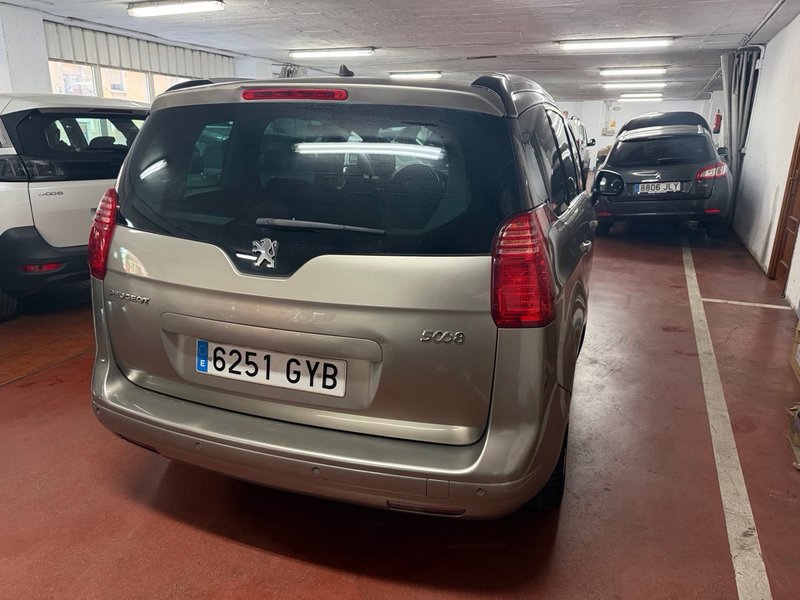 Peugeot 5008 2.0 HDI Sport Pack 2010, foto 5