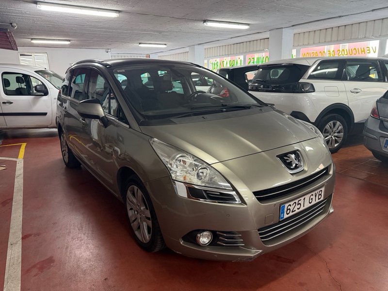 Peugeot 5008 2.0 HDI Sport Pack 2010, foto 4