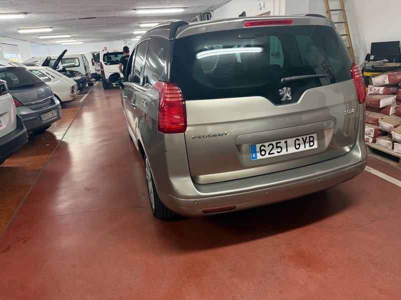 Peugeot 5008 2.0 HDI Sport Pack 2010, foto 3