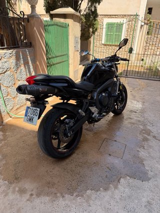 Yamaha Naked Negra