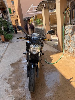 Yamaha Naked Negra