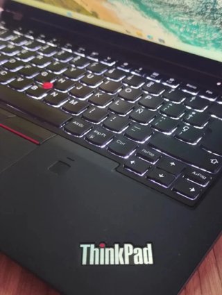 Portátil Lenovo T480s Intel i5