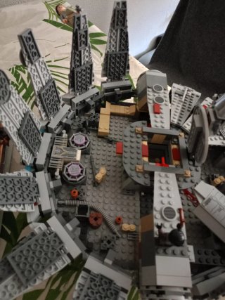 LEGO Star Wars Halcón Milenario 75105