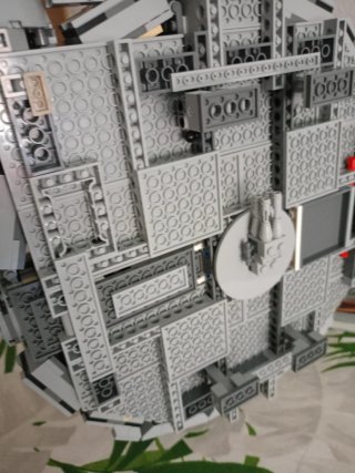 LEGO Star Wars Halcón Milenario 75105