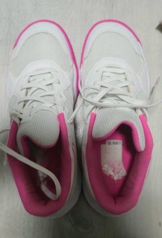 Zapatillas Puma Blancas y Rosas