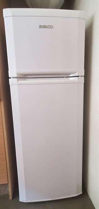 Nevera Beko 150cm