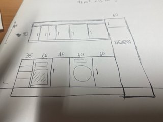 Cocina de madera con encimera de mármol