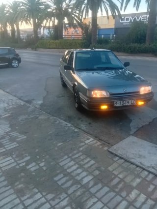 Renault 21