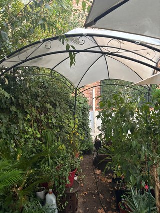 Pérgola Metal y Lona color crudo 2x3m