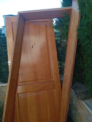 Puerta de Entrada de Madera