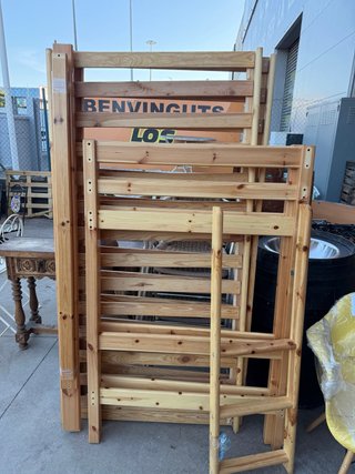 Litera de madera con somieres