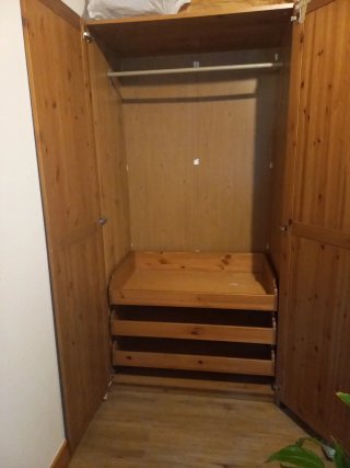 Armario IKEA de madera