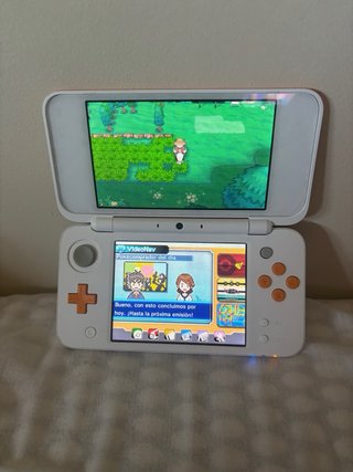 New Nintendo 2DS XL Blanca y Naranja