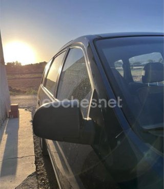 KIA Carens 2003
