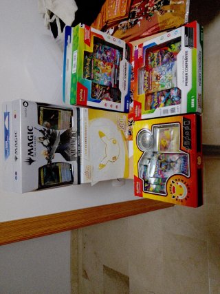 Lote de 5 Cajas Pokémon y Magic