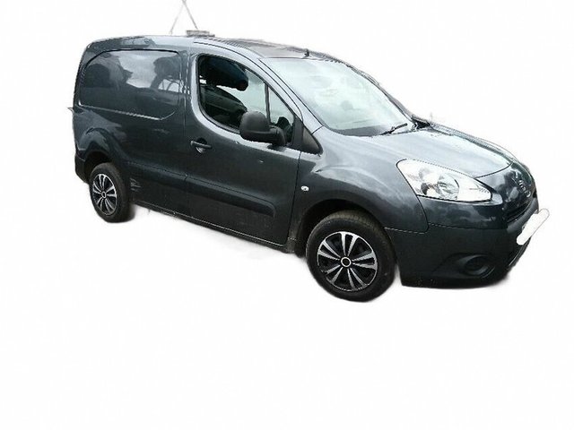 Rejilla delantera Peugeot Partner 1.6 HDi GRIS...