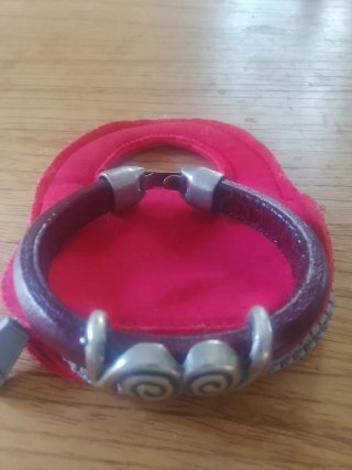 Pulsera de Cuero Roja