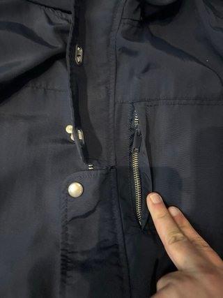 Parka azul marino  de la marca Newcaro con Capucha