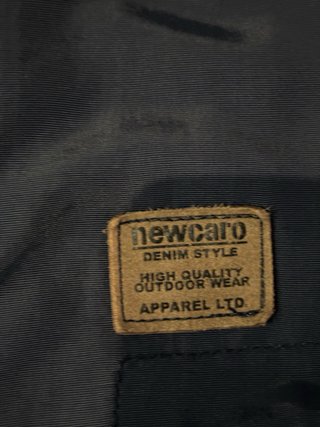 Parka azul marino  de la marca Newcaro con Capucha