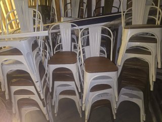 Sillas metálicas vintage madera