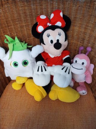 Peluche Minnie Mouse y otros
