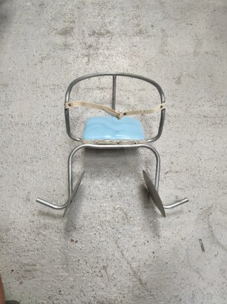 Sillita antigua para bici azul