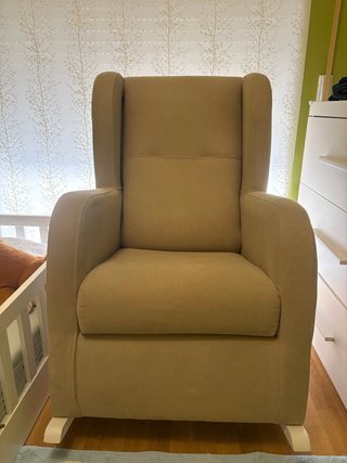 Sillón de lactancia color beige