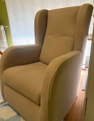 Sillón de lactancia color beige