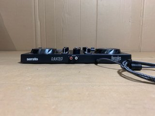 Controlador DJ Hercules DJControl Inpulse 200 MK3