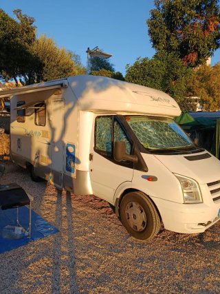 Autocaravana Ford rimor perfilada