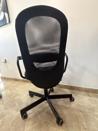 Silla de oficina negra