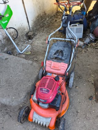 Cortacésped Honda OHC 135cc