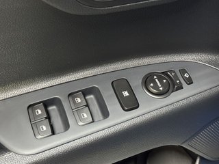 KIA Stonic 1.0 MHEV Drive