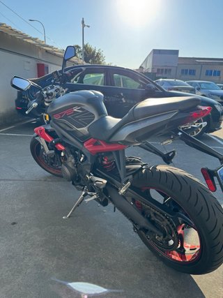 Triumph Street Triple 675R ABS