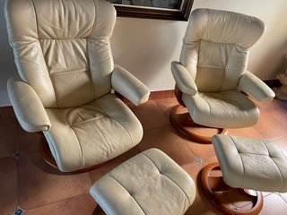 Sillón de Piel con Reposapiés